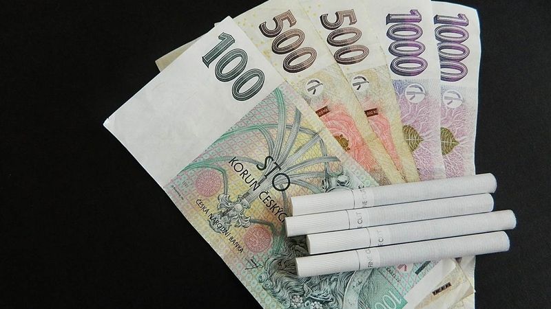 Kuřáci si za cigarety připlatí i šest korun